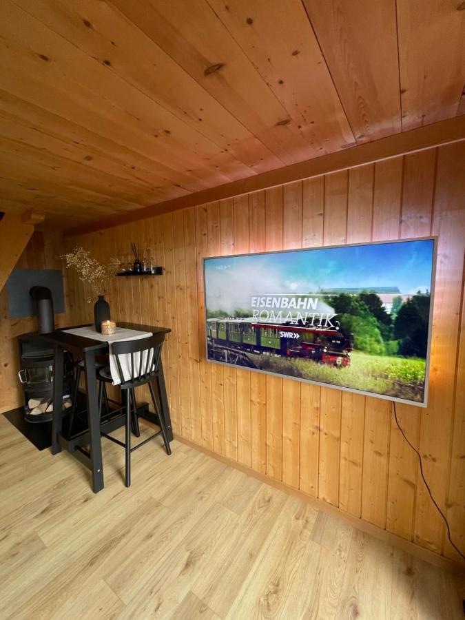 Charmant Chalet Mit See Und Bergsicht Hofstetten bei Brienz Bagian luar foto