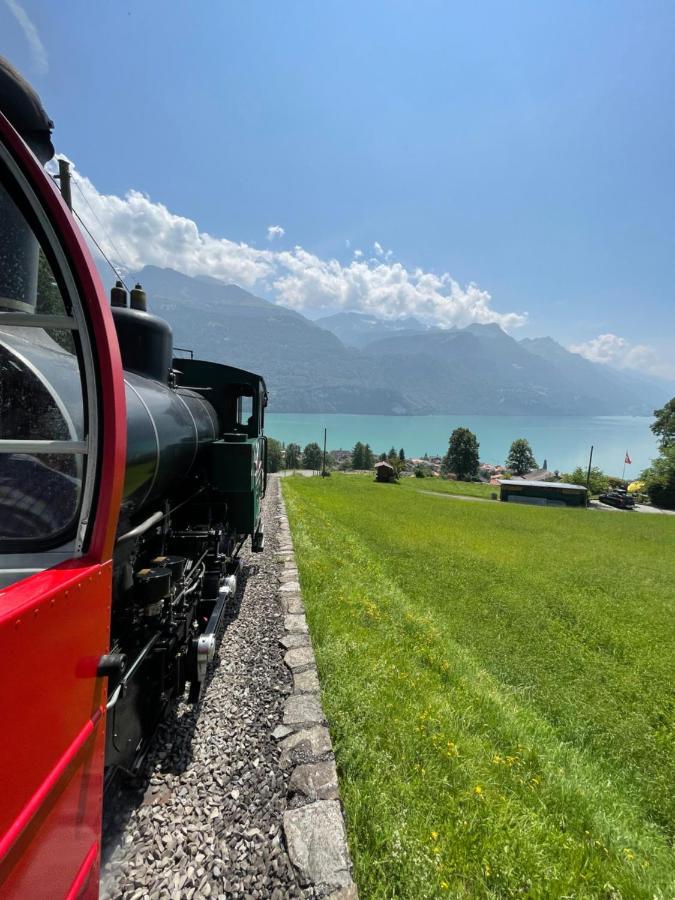 Charmant Chalet Mit See Und Bergsicht Hofstetten bei Brienz Bagian luar foto